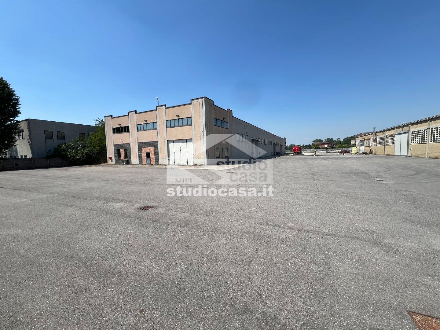 Magazzino in affitto a Monte Cremasco