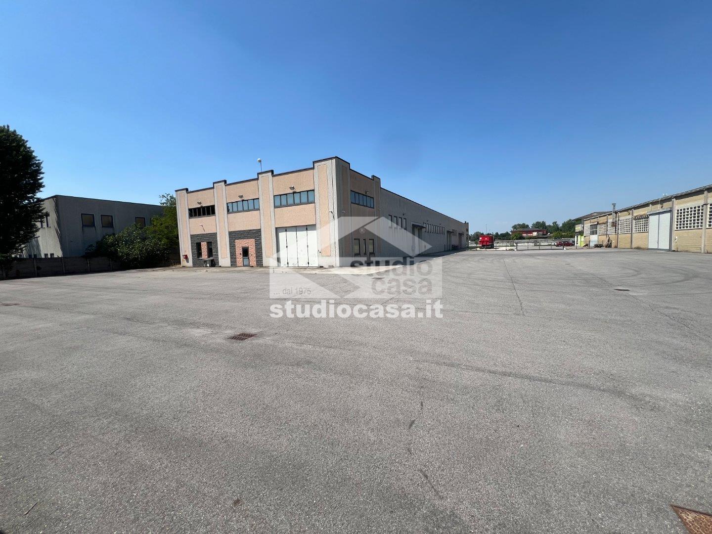 Magazzino in affitto a Monte Cremasco