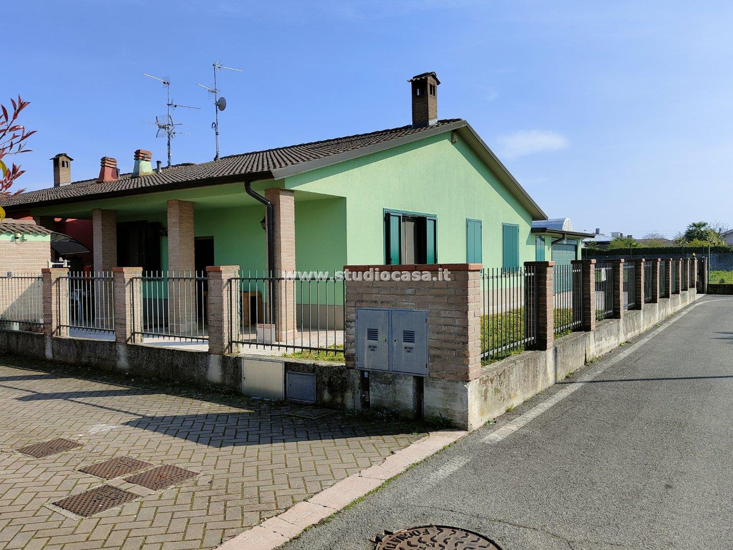 Villa Unifamiliare in vendita a Pandino