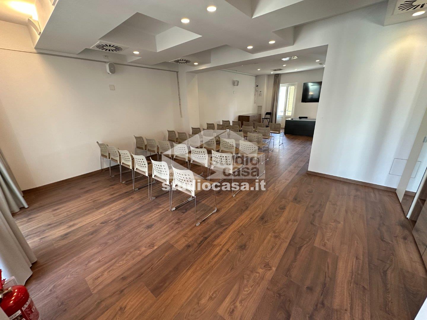 Negozio in affitto a Crema