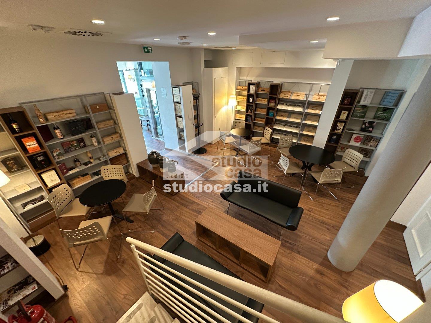 Negozio in affitto a Crema