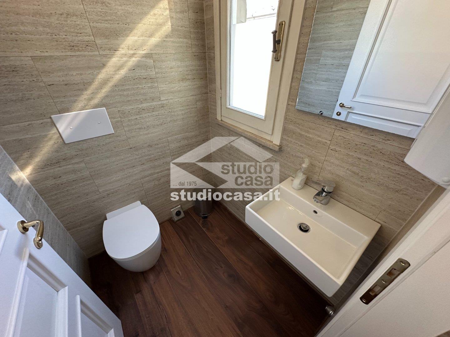 Negozio in affitto a Crema