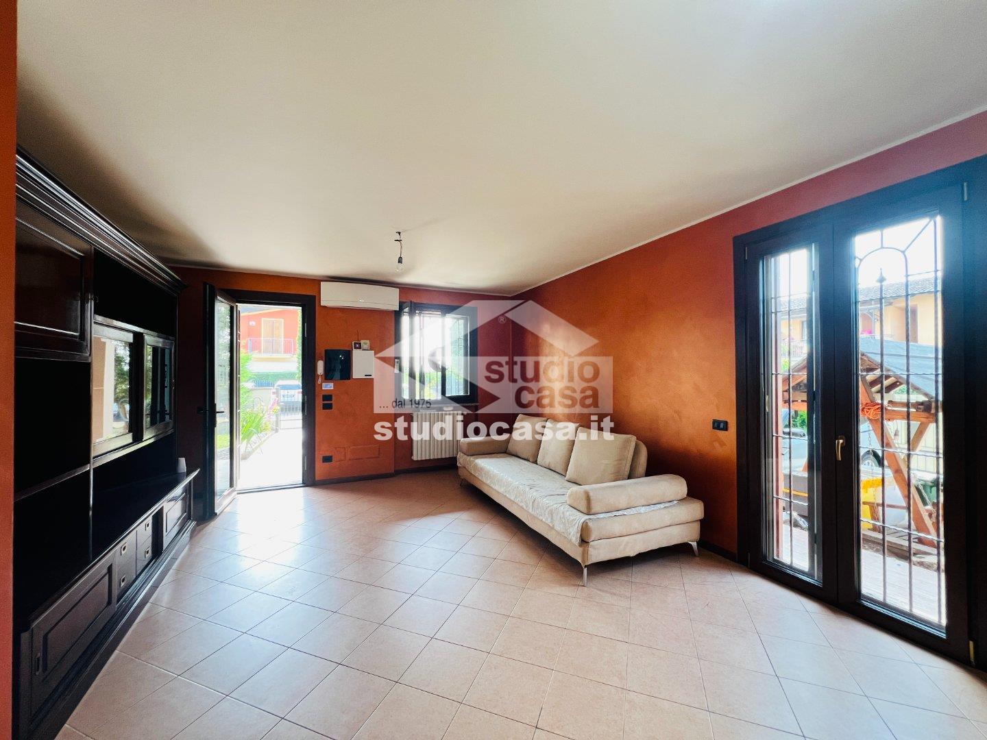 Villa Bifamiliare in vendita a Chieve