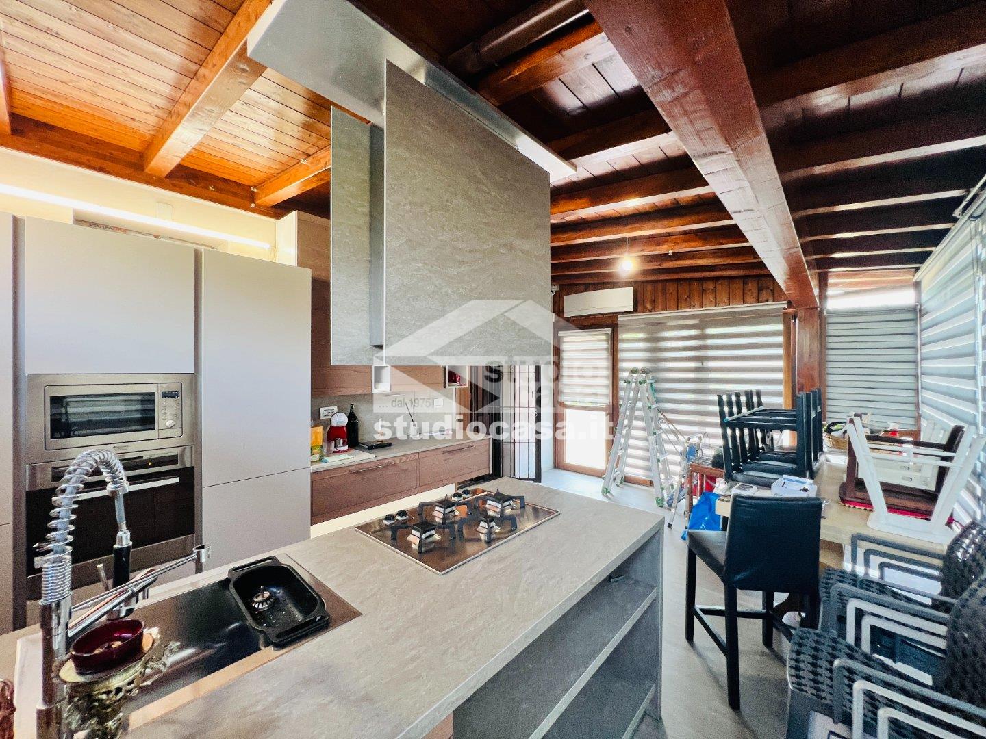 Villa Bifamiliare in vendita a Chieve