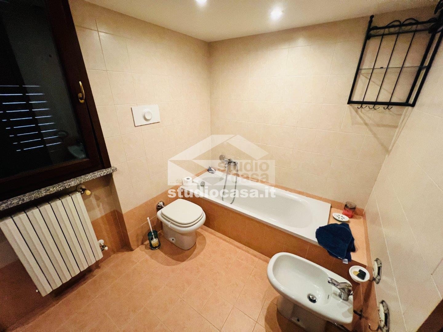 Villa Bifamiliare in vendita a Chieve