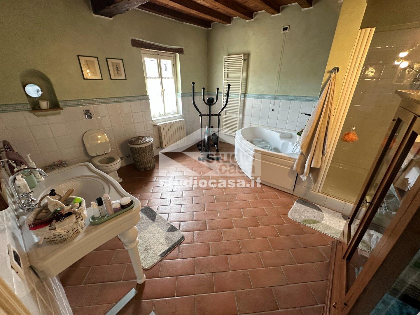 Cascina in vendita a Madignano