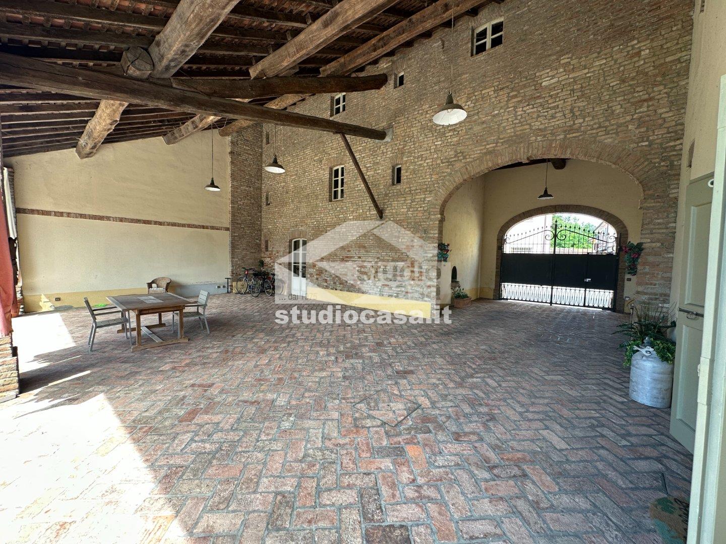 Cascina in vendita a Madignano