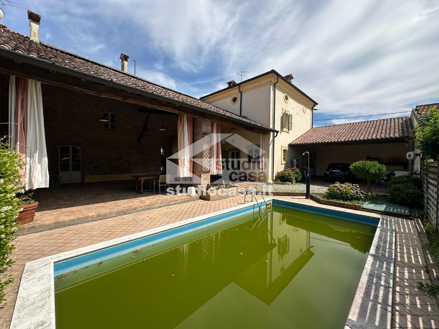 Cascina in vendita a Madignano