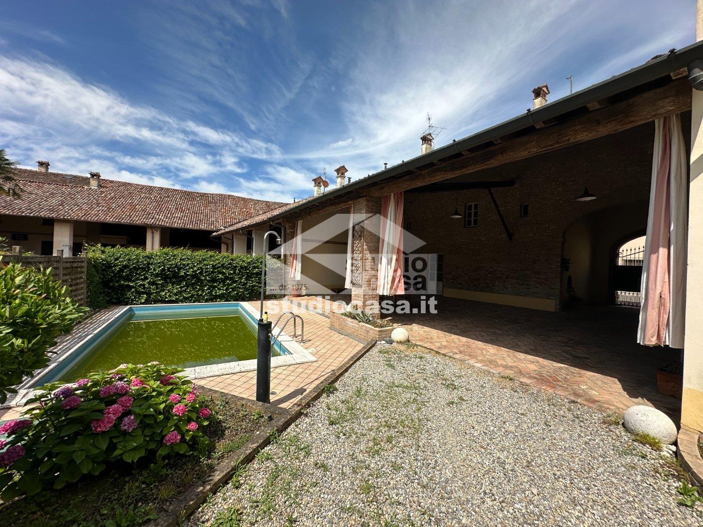 Cascina in vendita a Madignano
