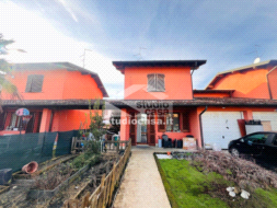 Villa Bifamiliare in vendita a Chieve