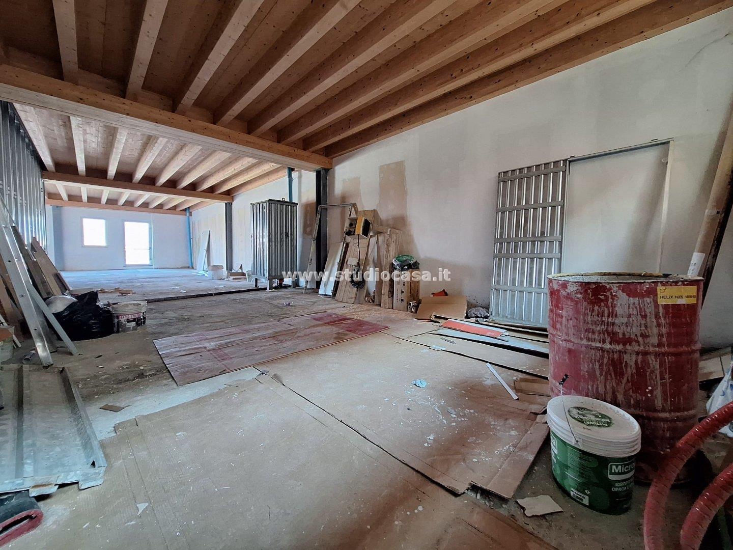 Negozio in affitto a Bolgare