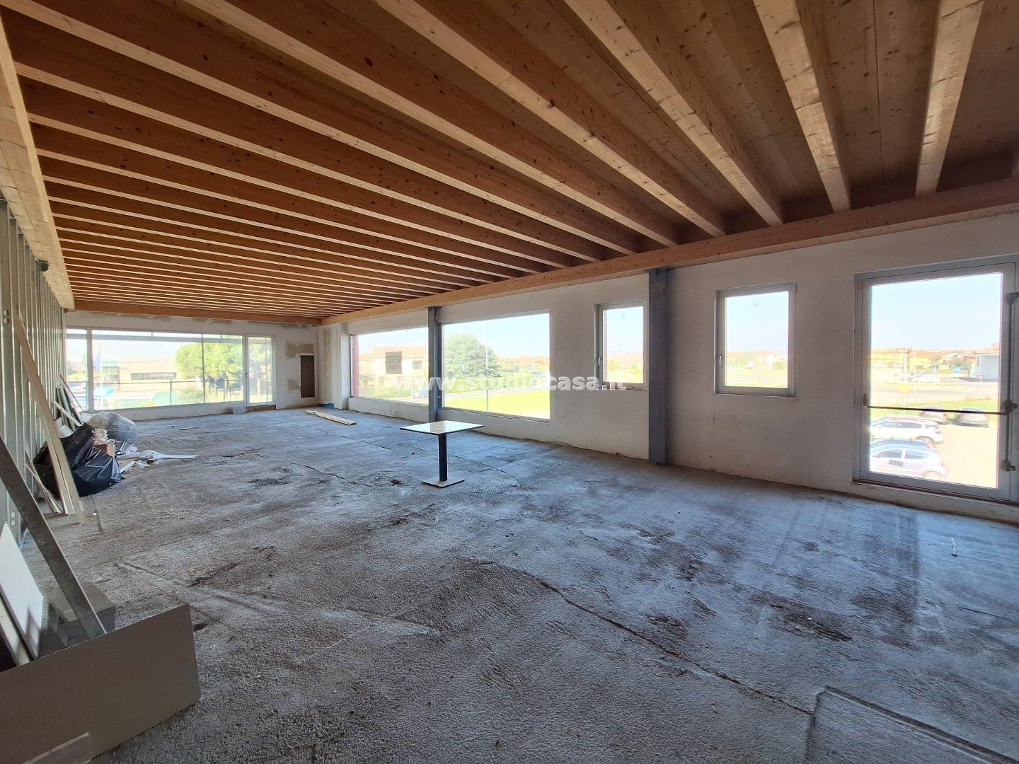 Negozio in affitto a Bolgare