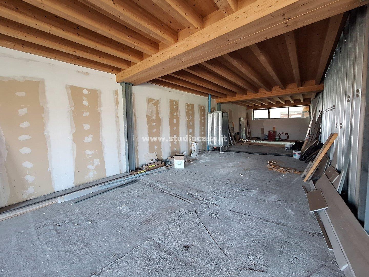 Negozio in affitto a Bolgare