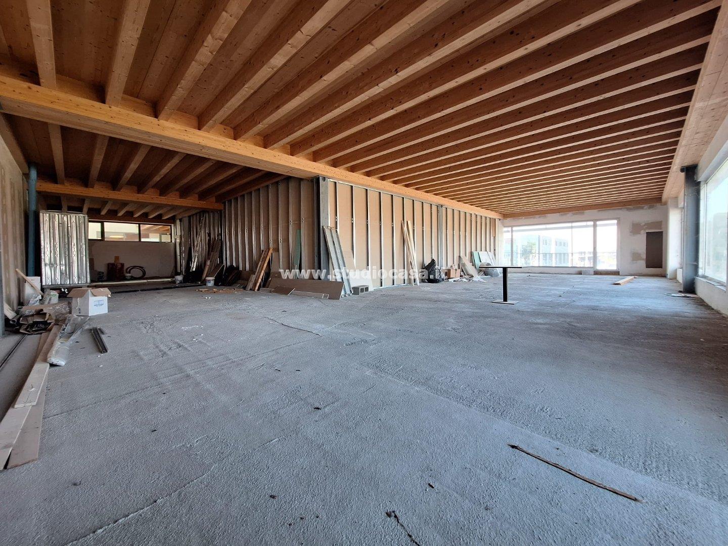 Negozio in affitto a Bolgare