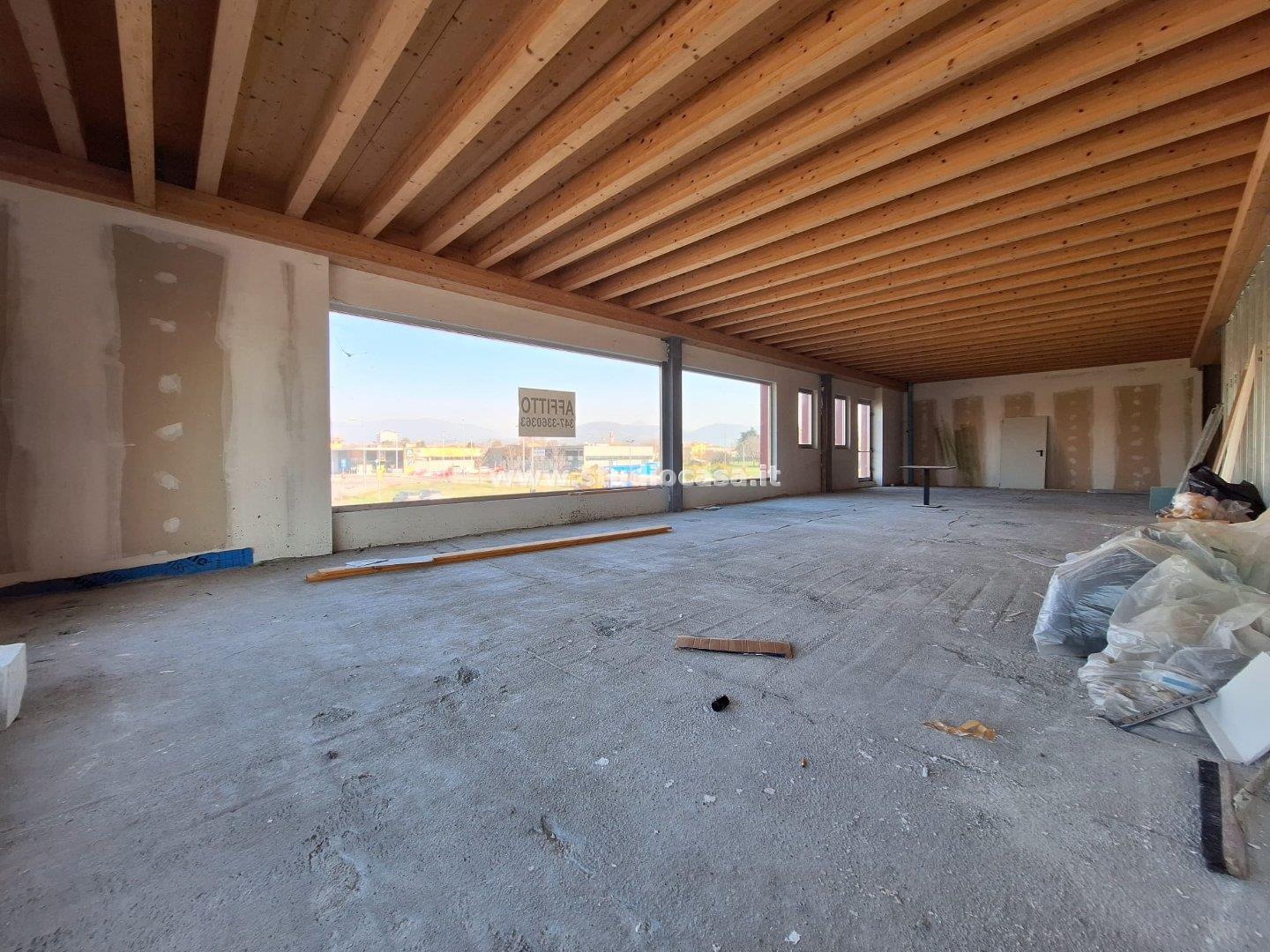 Negozio in affitto a Bolgare