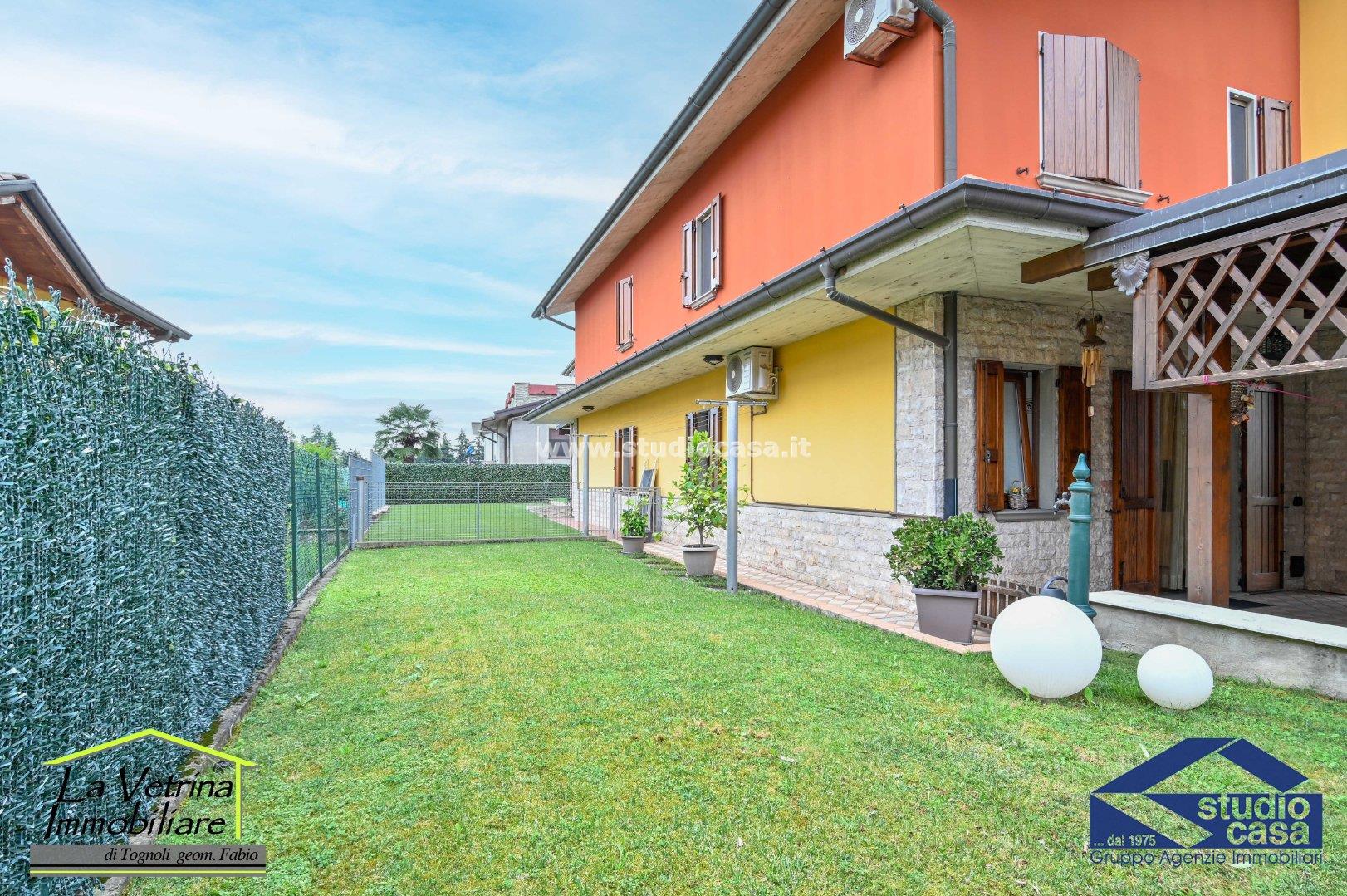 Villa Bifamiliare in vendita a Seriate
