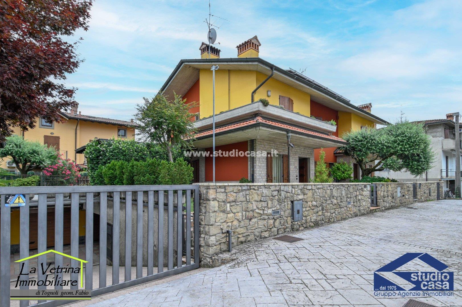 Villa Bifamiliare in vendita a Seriate
