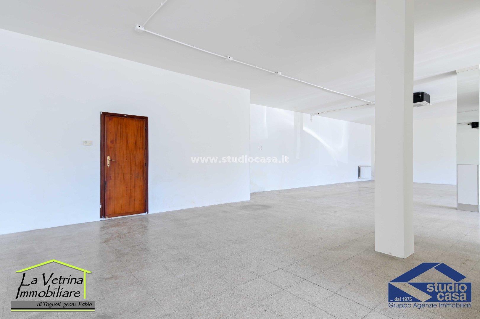 Negozio in affitto a Albano Sant