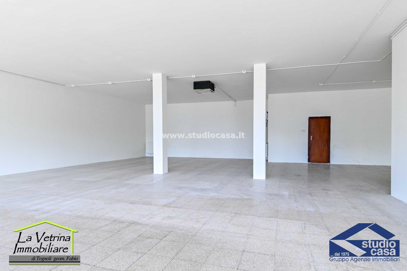 Negozio in affitto a Albano Sant