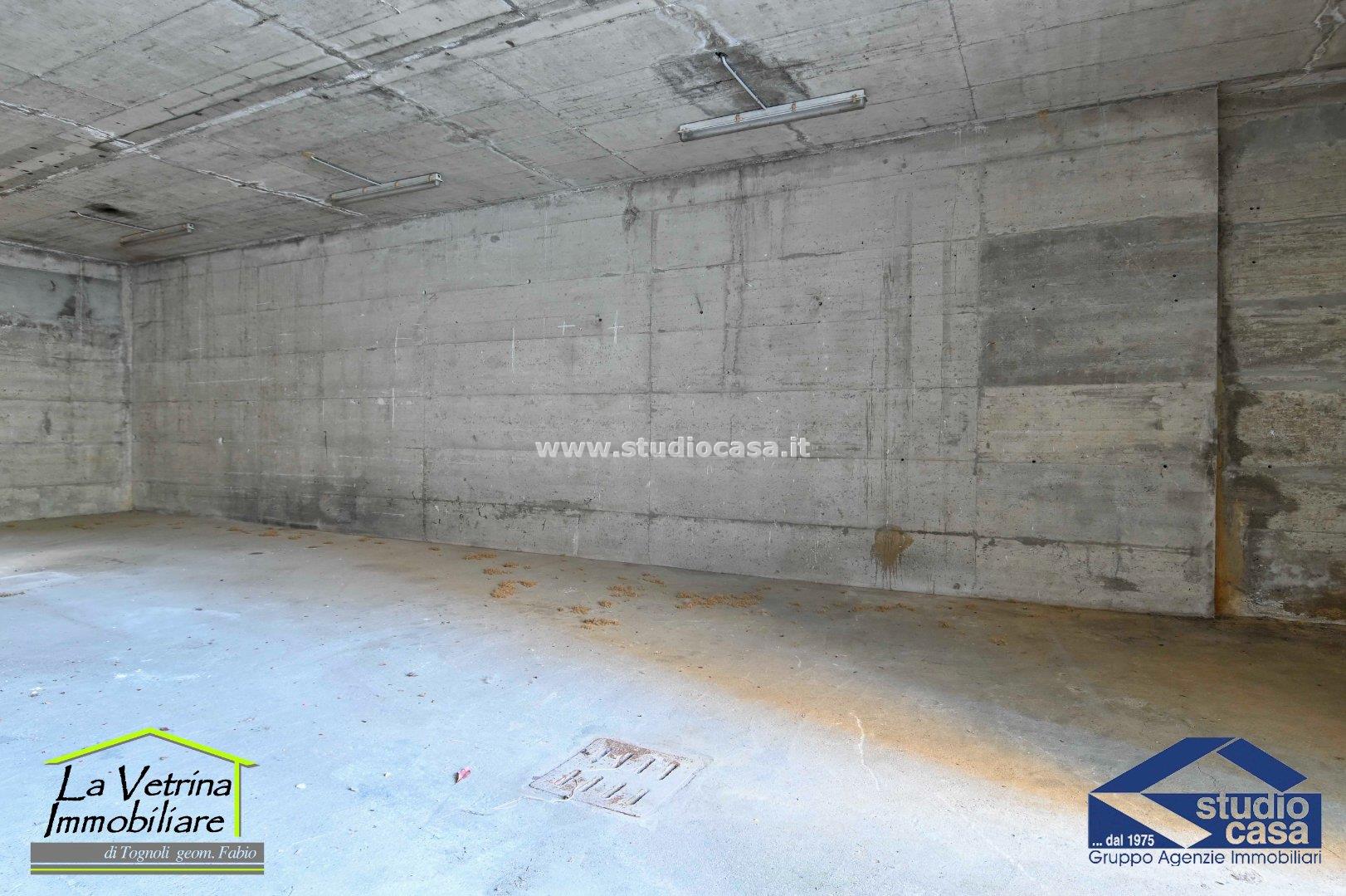 Magazzino in affitto a Bagnatica