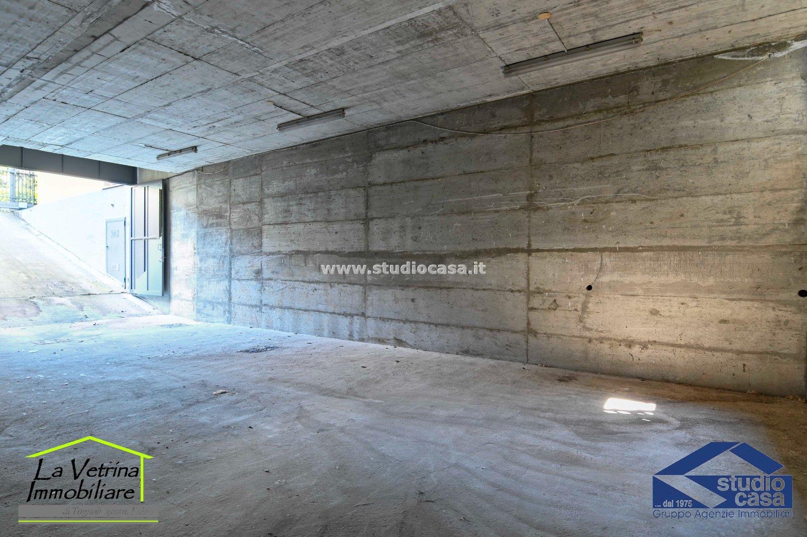 Magazzino in affitto a Bagnatica