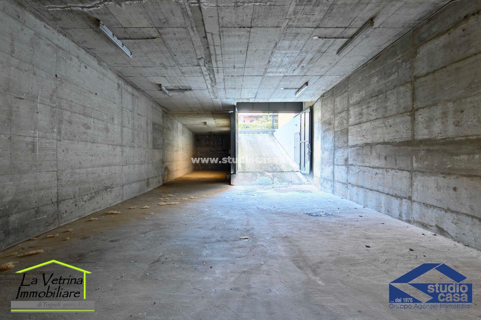 Magazzino in affitto a Bagnatica