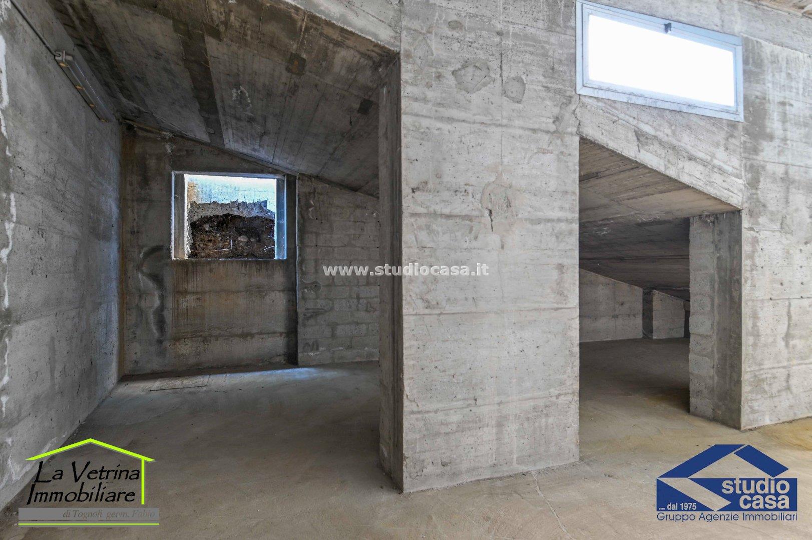 Magazzino in affitto a Bagnatica