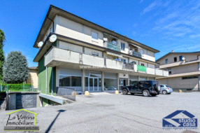 Negozio in affitto a Albano Sant'Alessandro