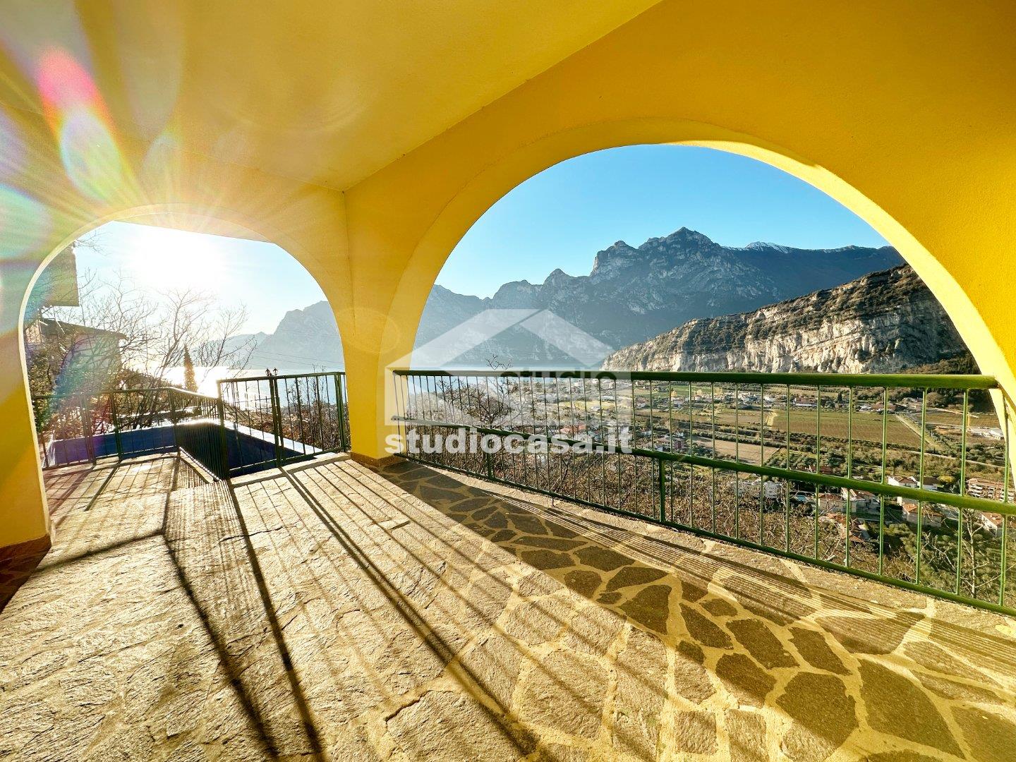 Casa Unifamiliare in vendita a Nago-Torbole