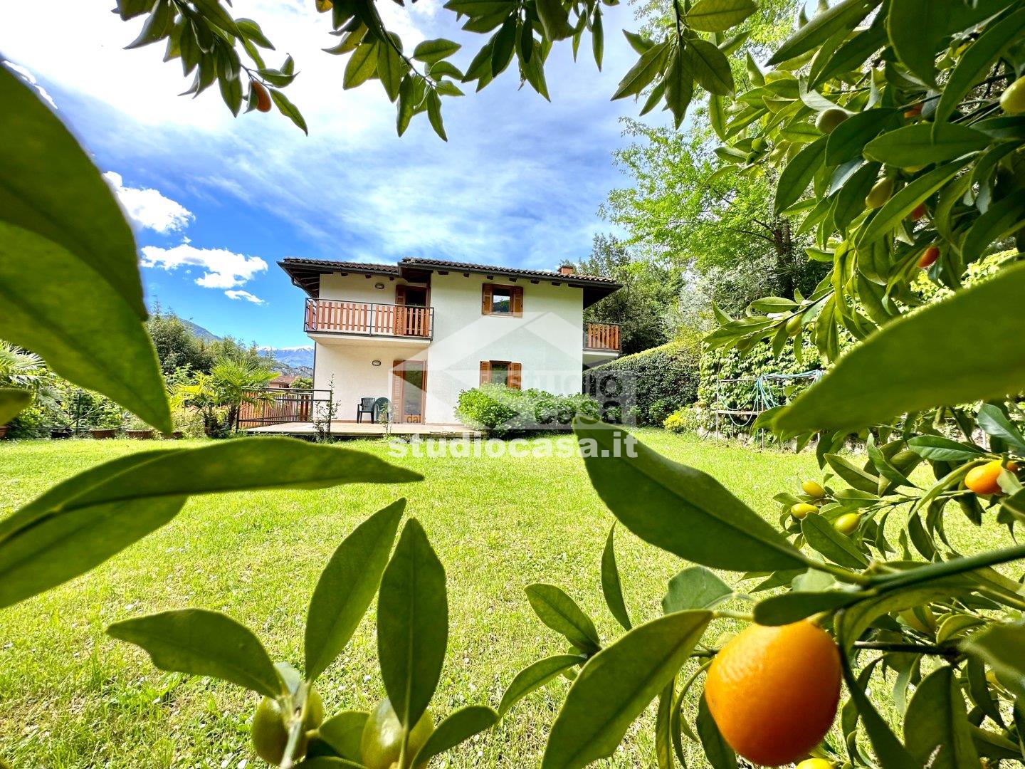 Villa Bifamiliare in vendita a Dro