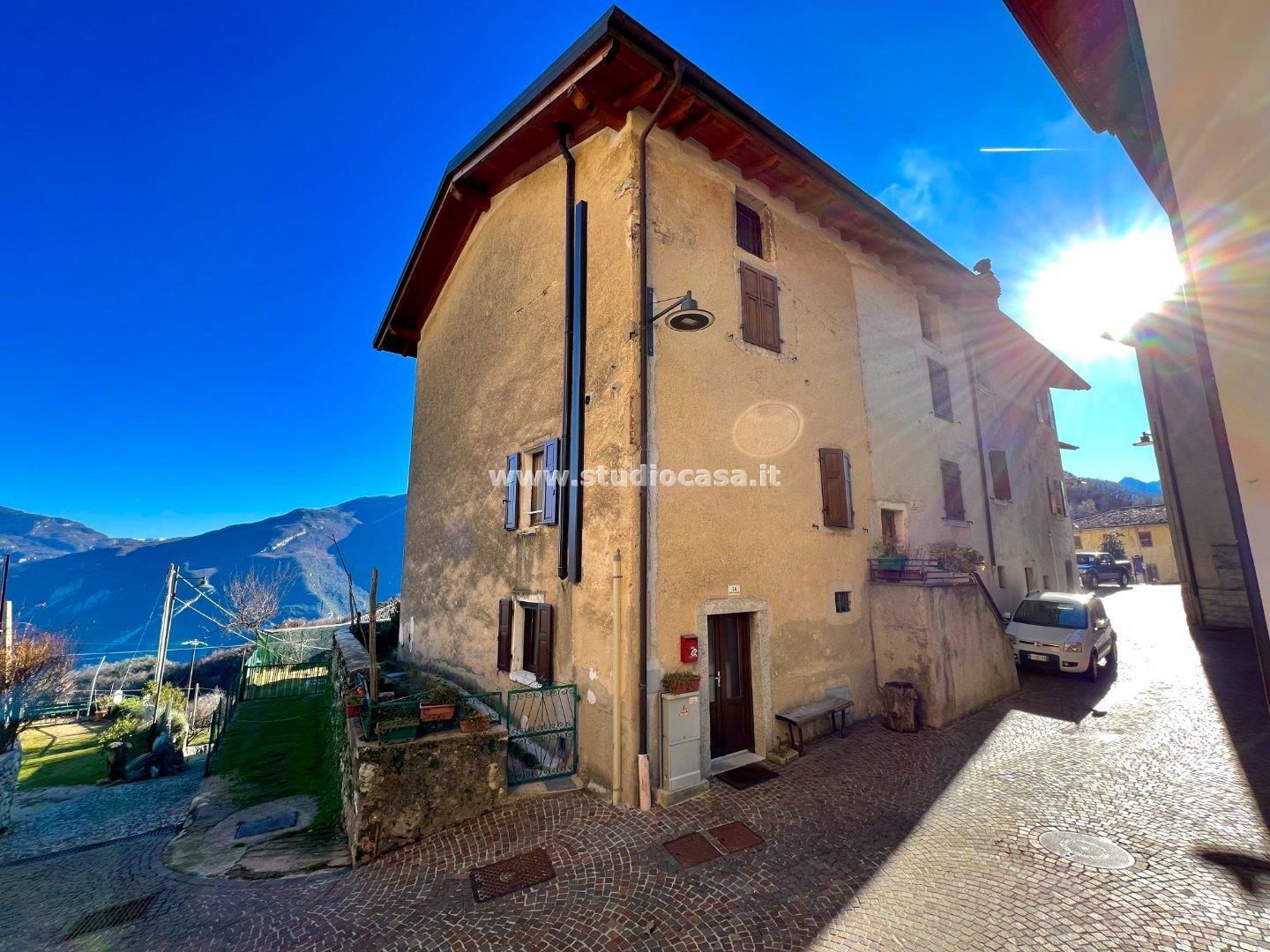 Casa Rustica in vendita a Riva del Garda