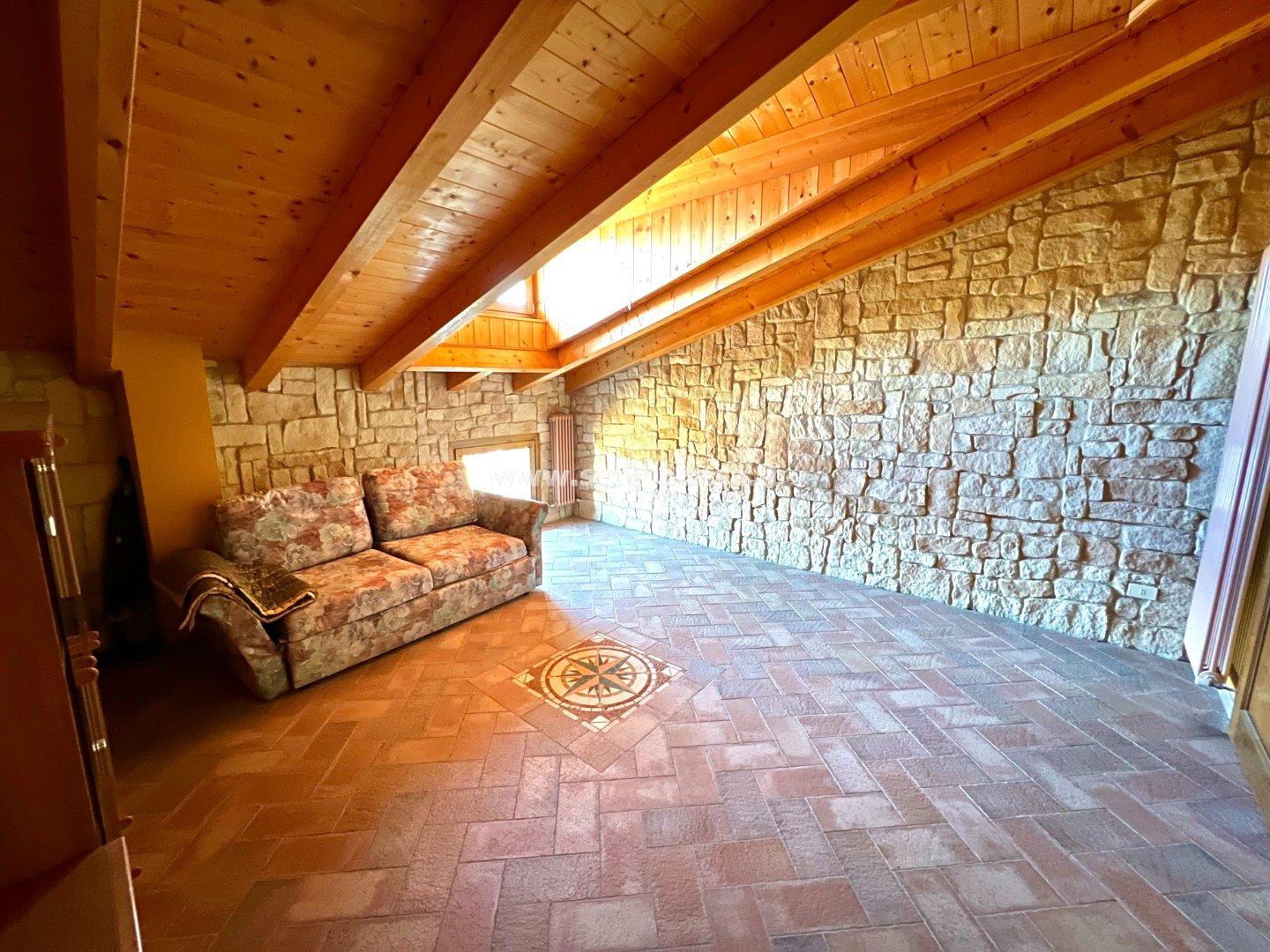 Casa Rustica in vendita a Riva del Garda