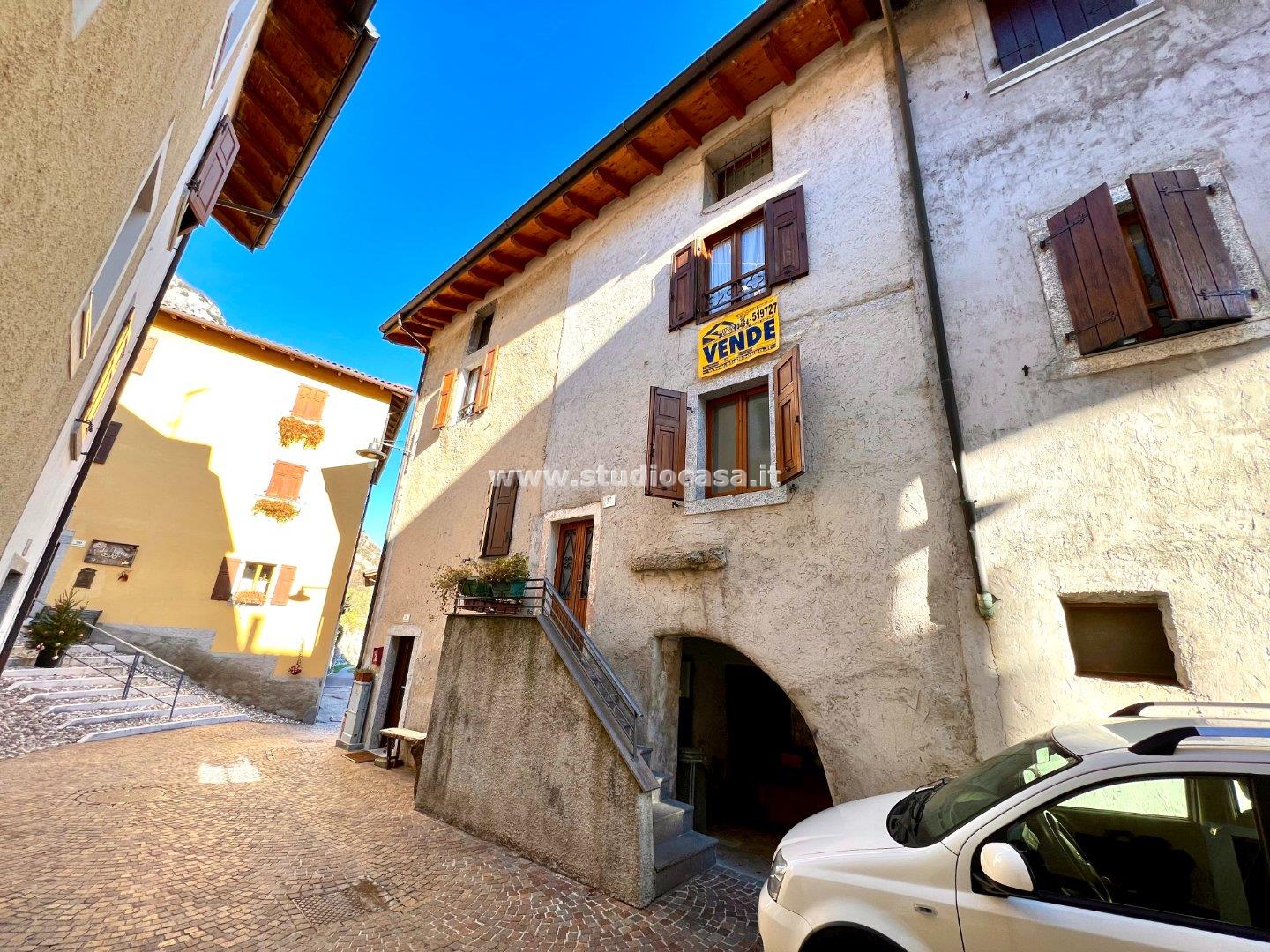 Casa Rustica in vendita a Riva del Garda