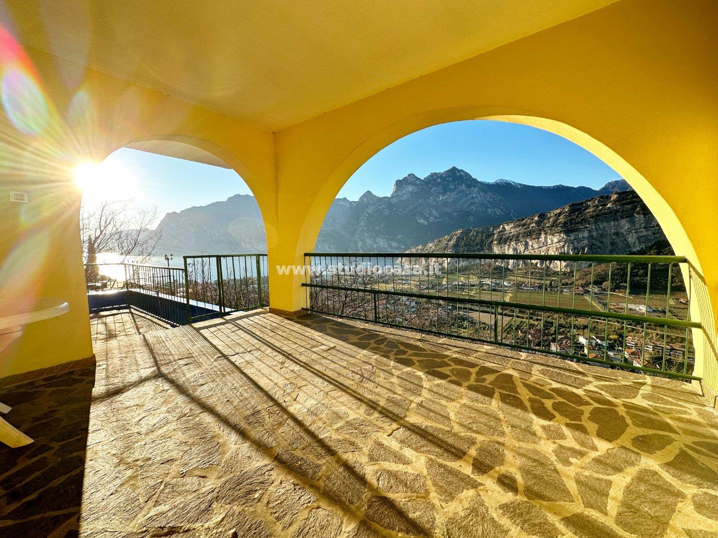 Casa Unifamiliare in vendita a Nago-Torbole
