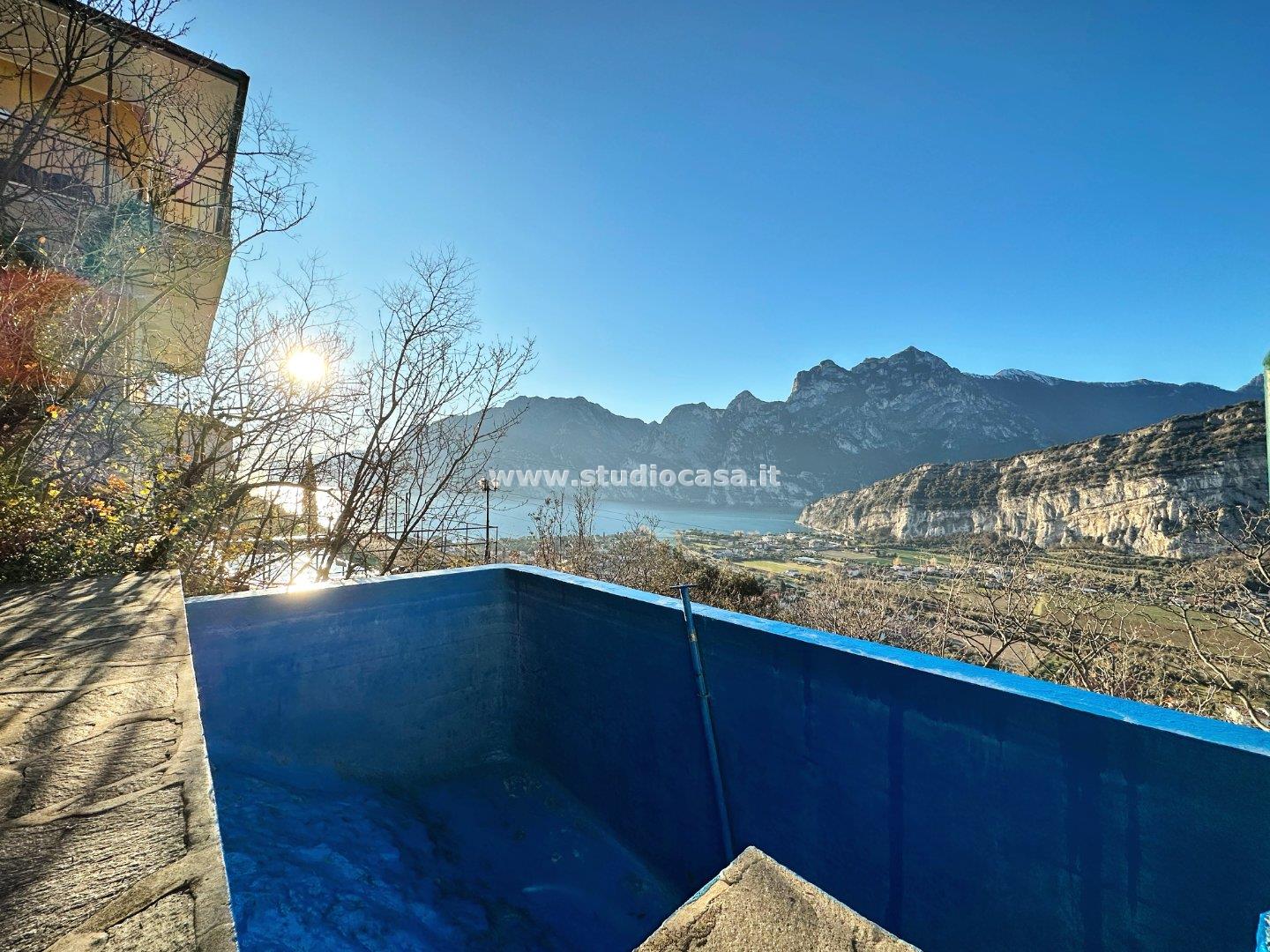 Casa Unifamiliare in vendita a Nago-Torbole