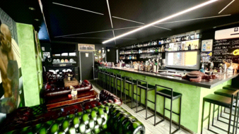 Bar/Pub in vendita a Nago-Torbole