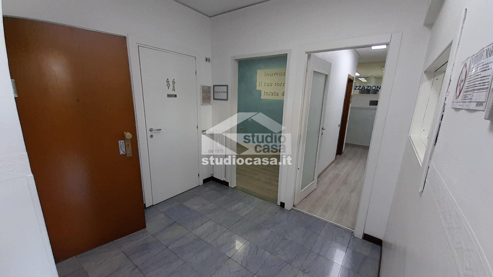 Ufficio in affitto a Rho