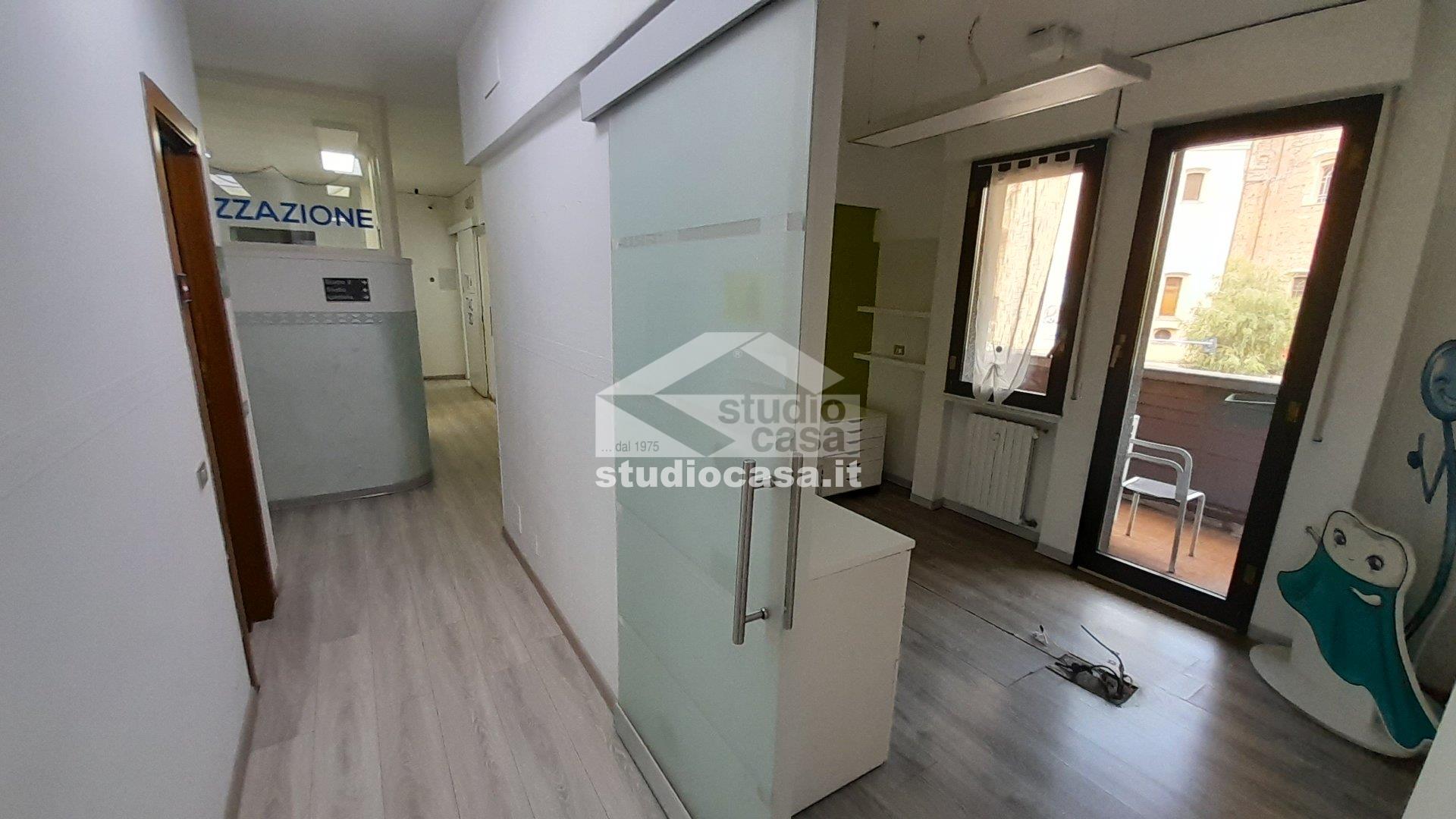 Ufficio in affitto a Rho