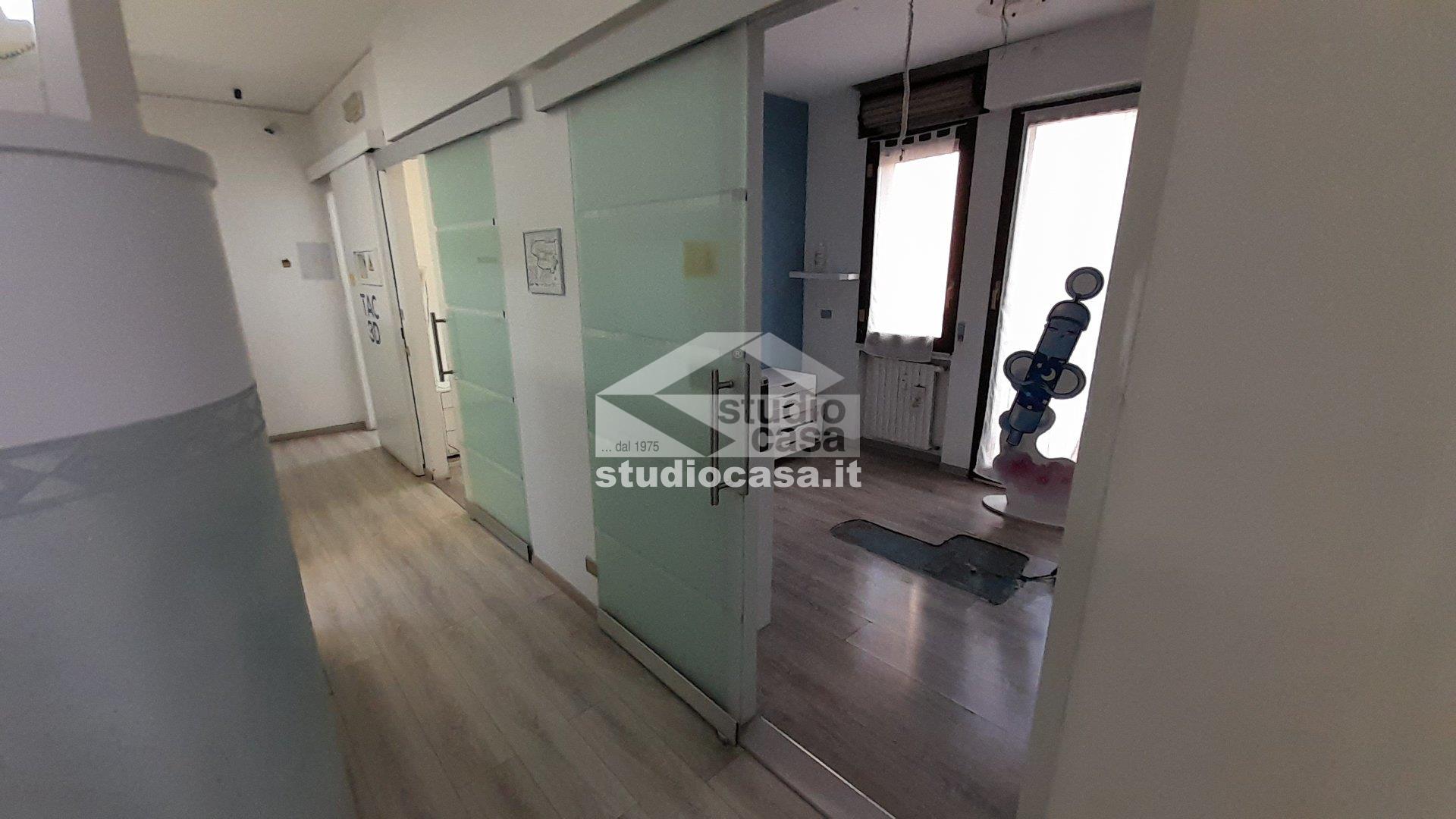 Ufficio in affitto a Rho