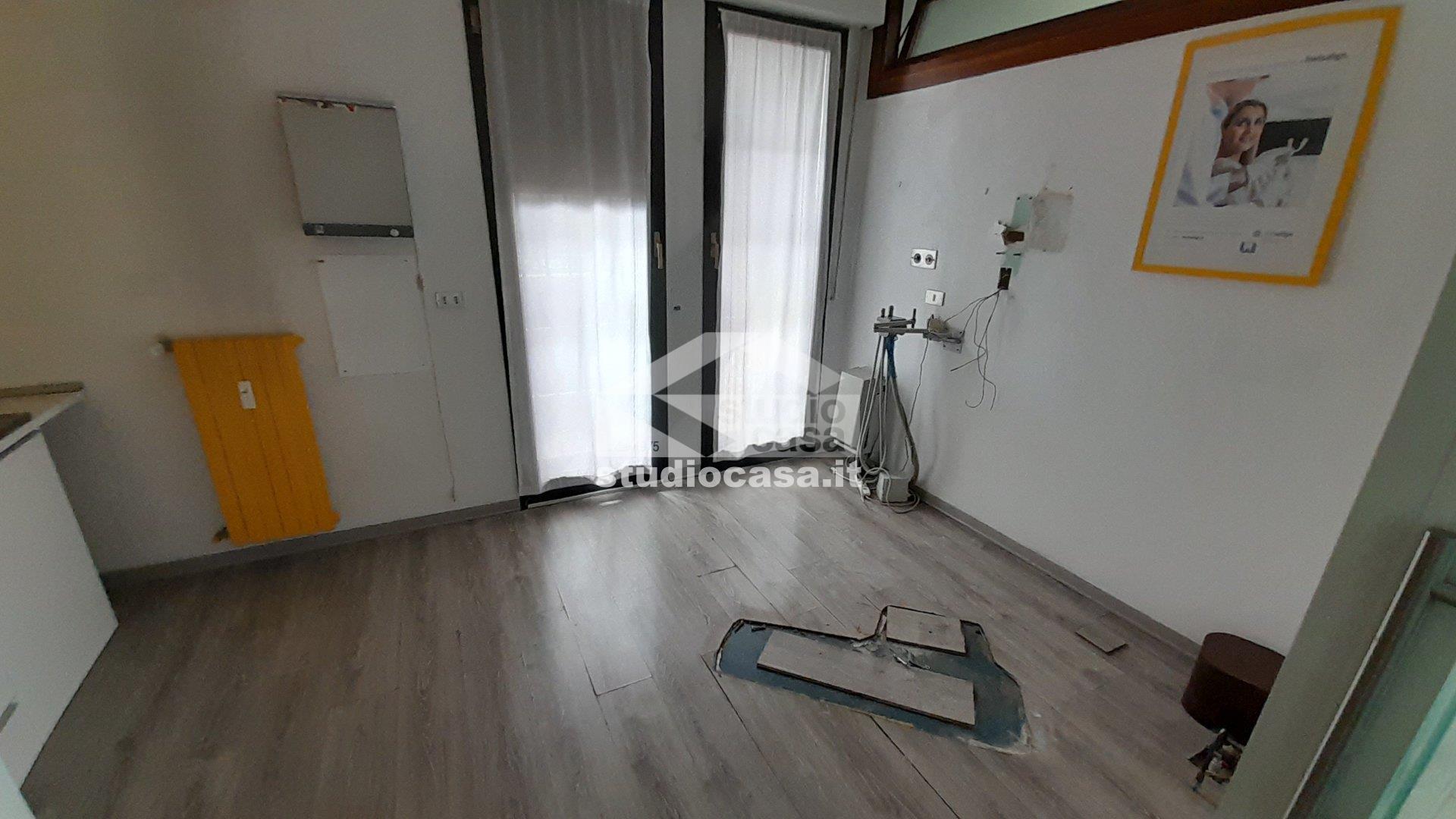 Ufficio in affitto a Rho