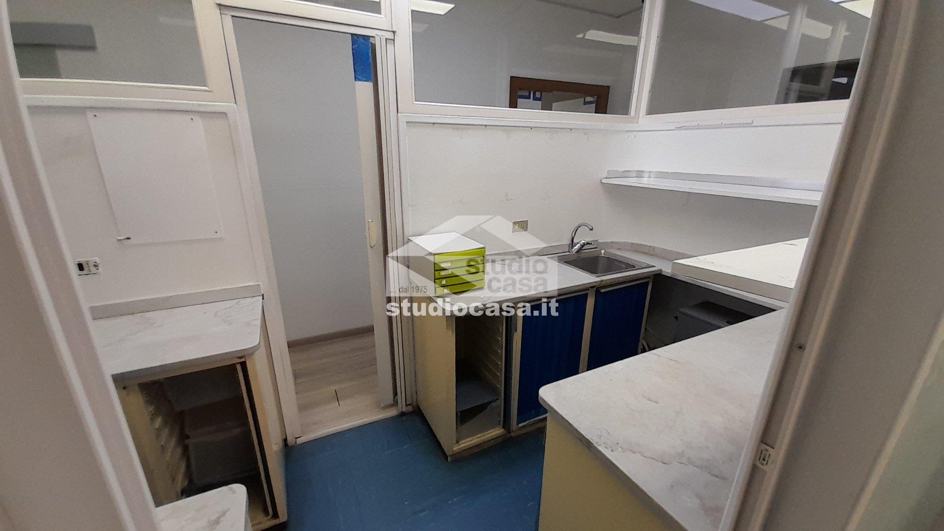 Ufficio in affitto a Rho