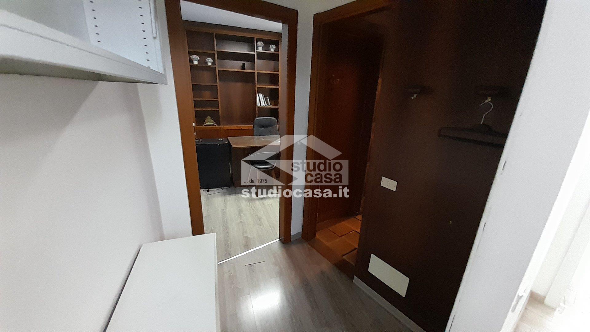 Ufficio in affitto a Rho