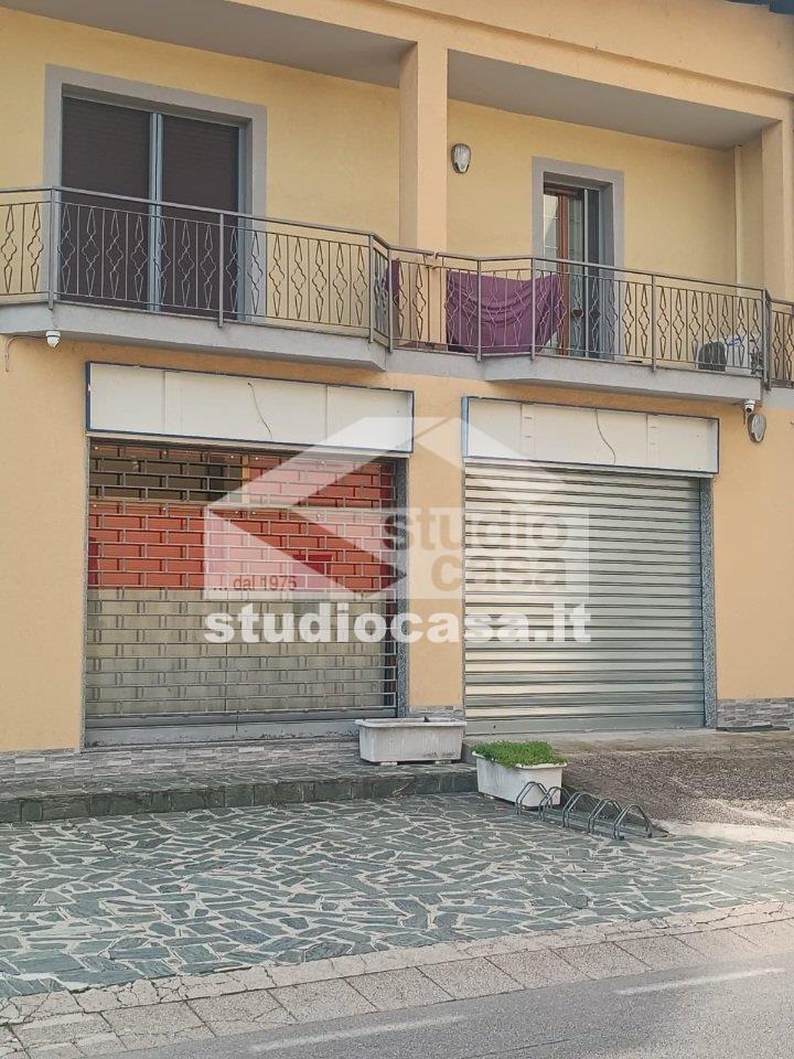 Negozio in affitto a Vanzago