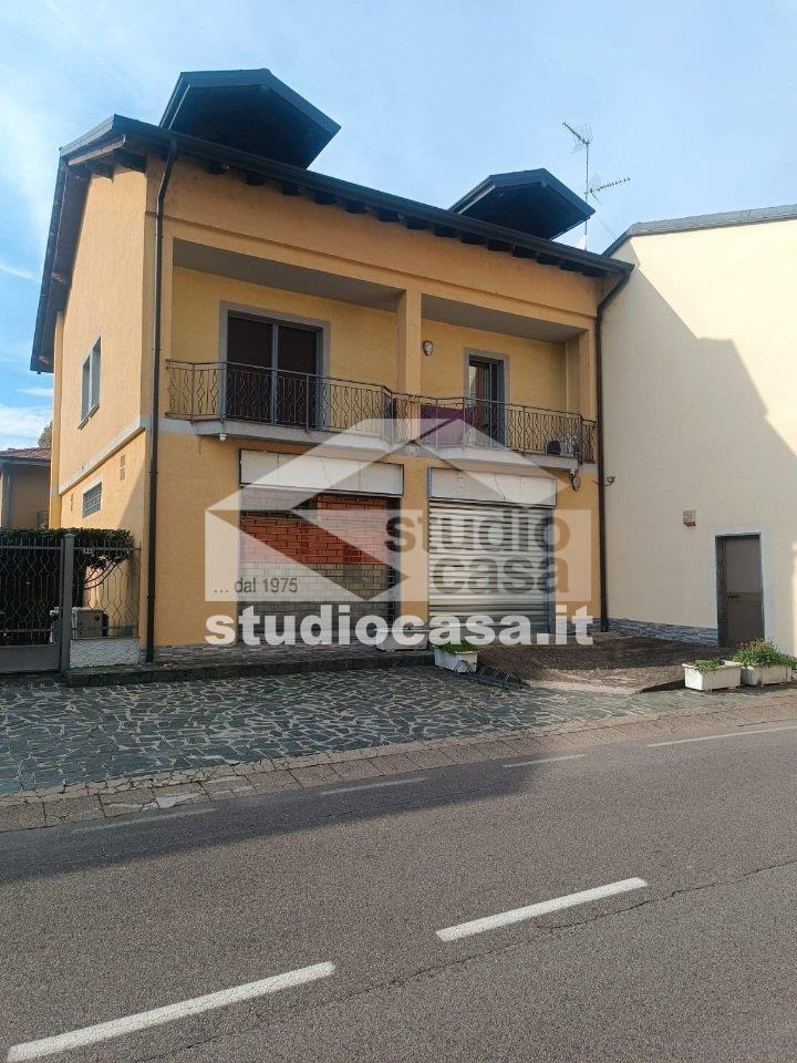 Negozio in affitto a Vanzago