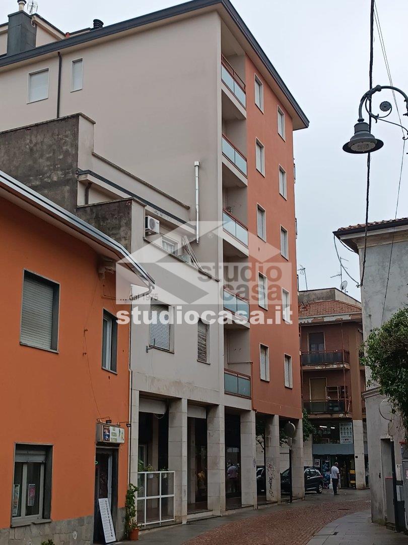 Negozio in vendita a Tradate