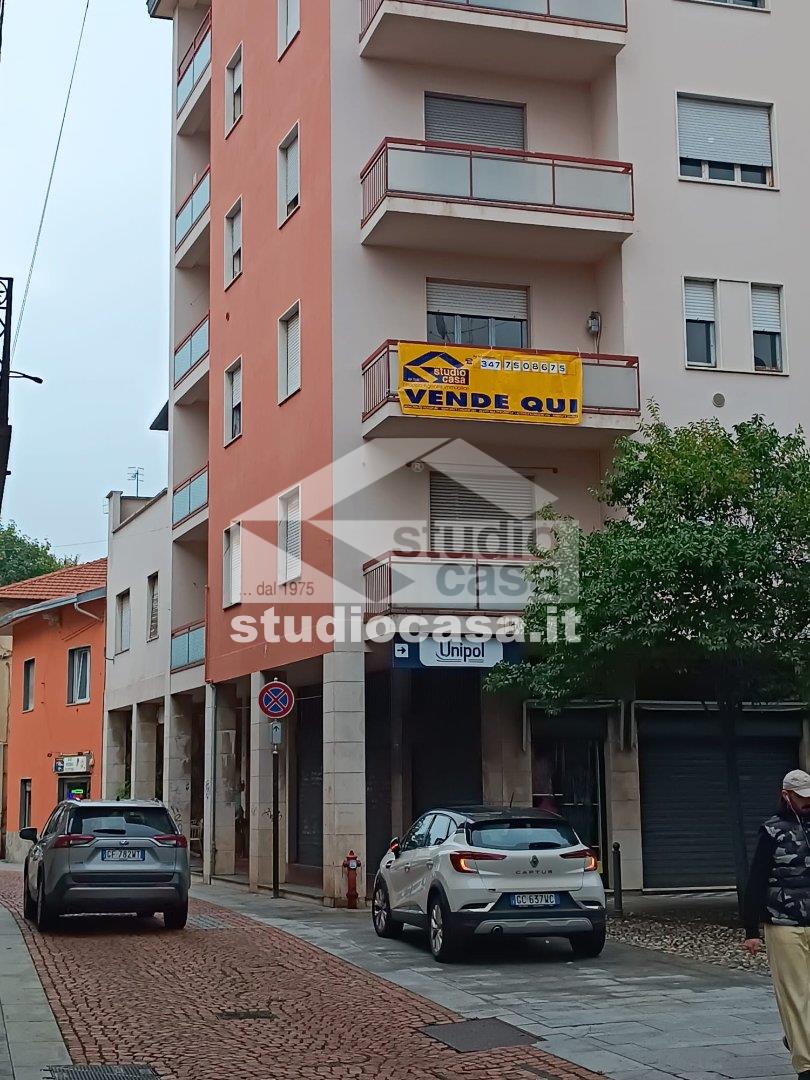Negozio in vendita a Tradate