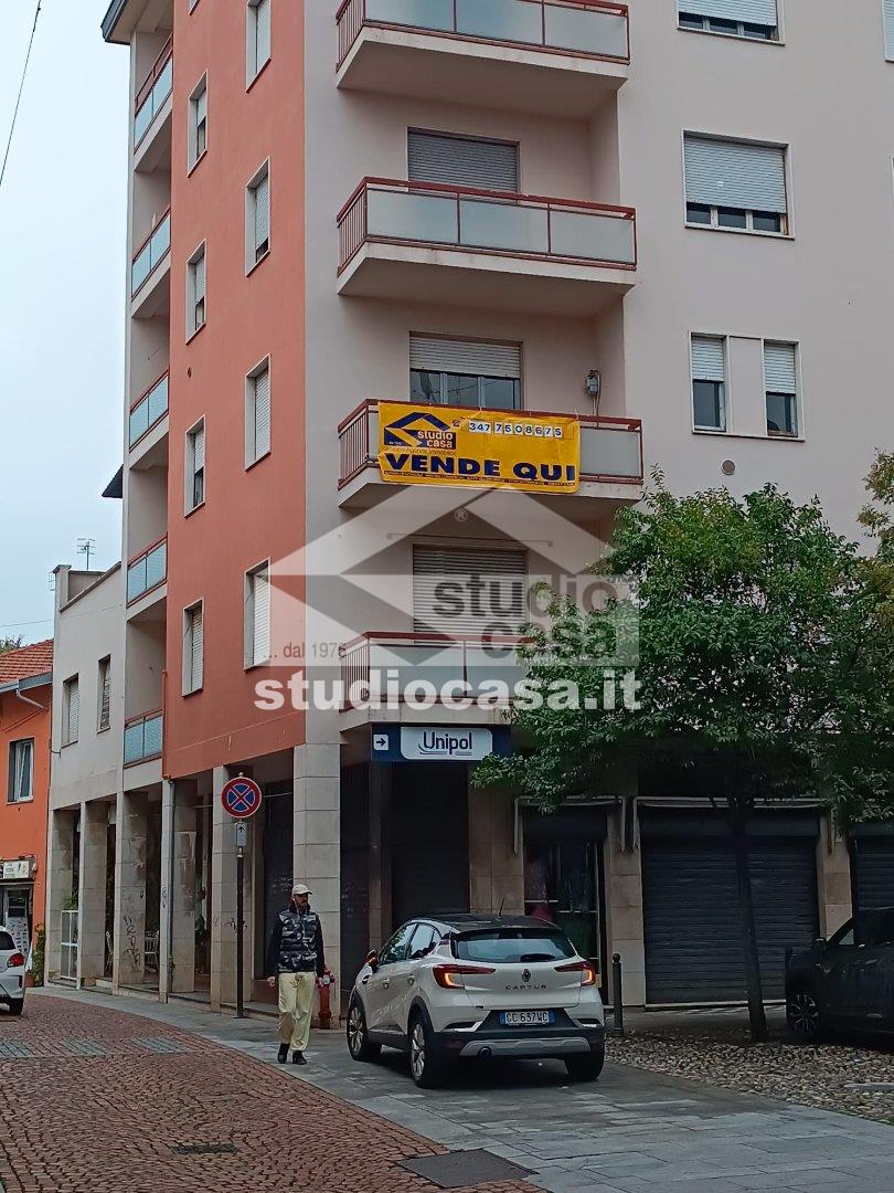 Negozio in vendita a Tradate
