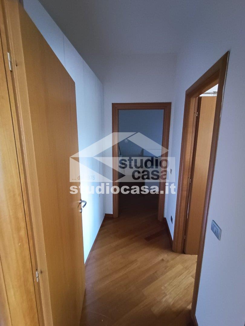 Appartamento in affitto a Rho