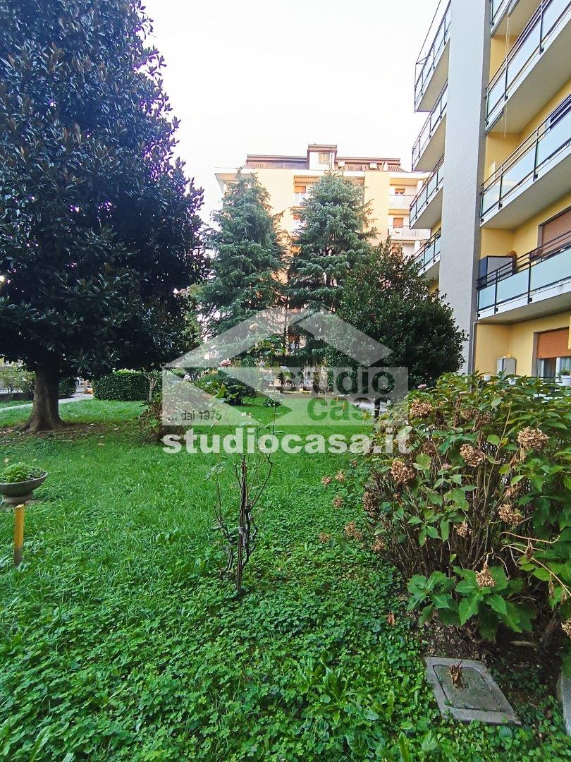 Appartamento in affitto a Rho