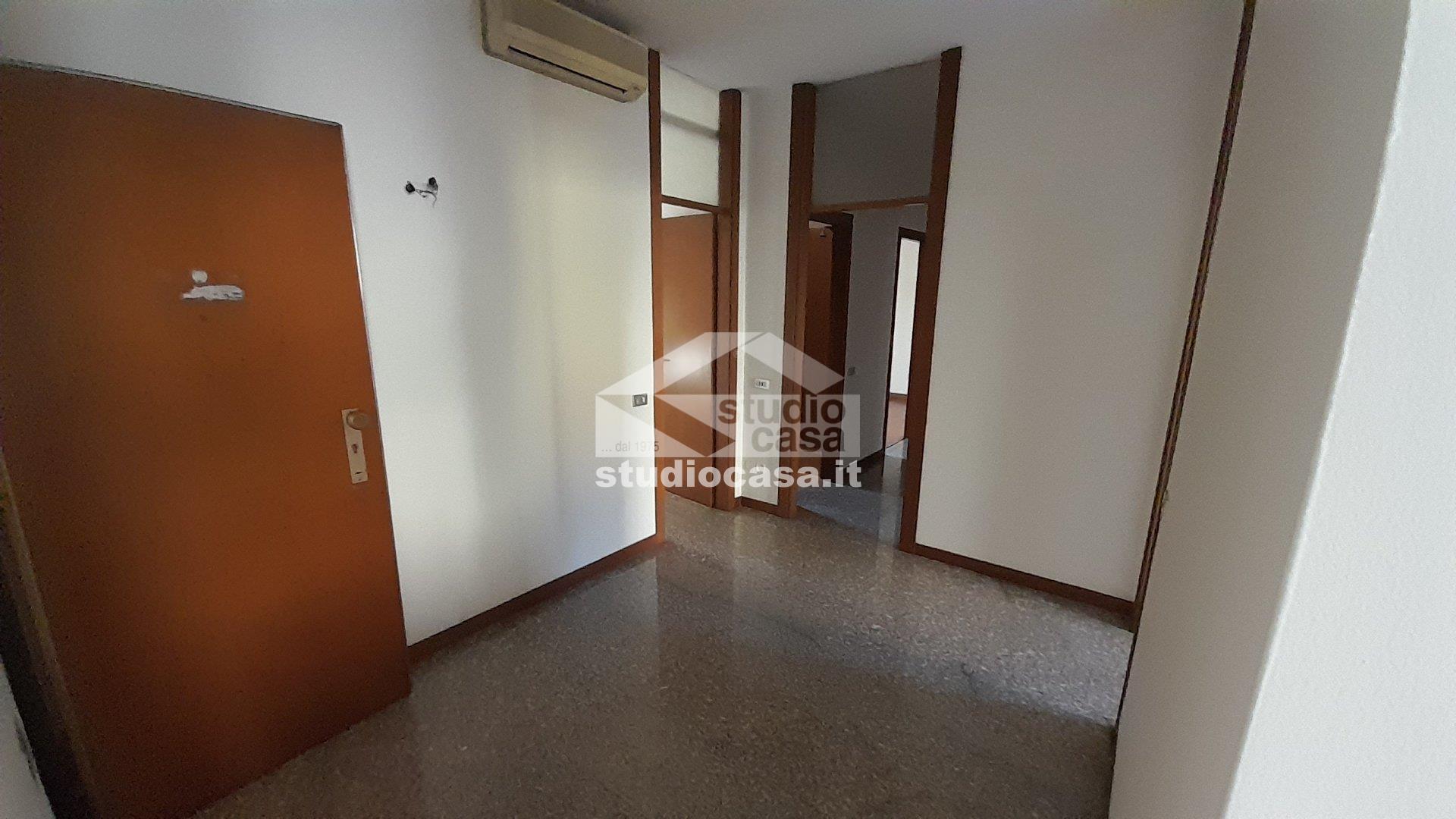 Appartamento in vendita a Rho